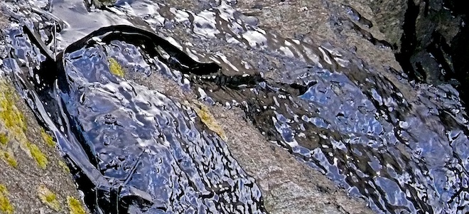 Oil on Rocks - Oil Spill Oil on Rocks